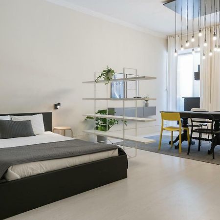 Baixa24 •P1L• Amplo Estudio Na Baixa Com Varanda Порту Экстерьер фото