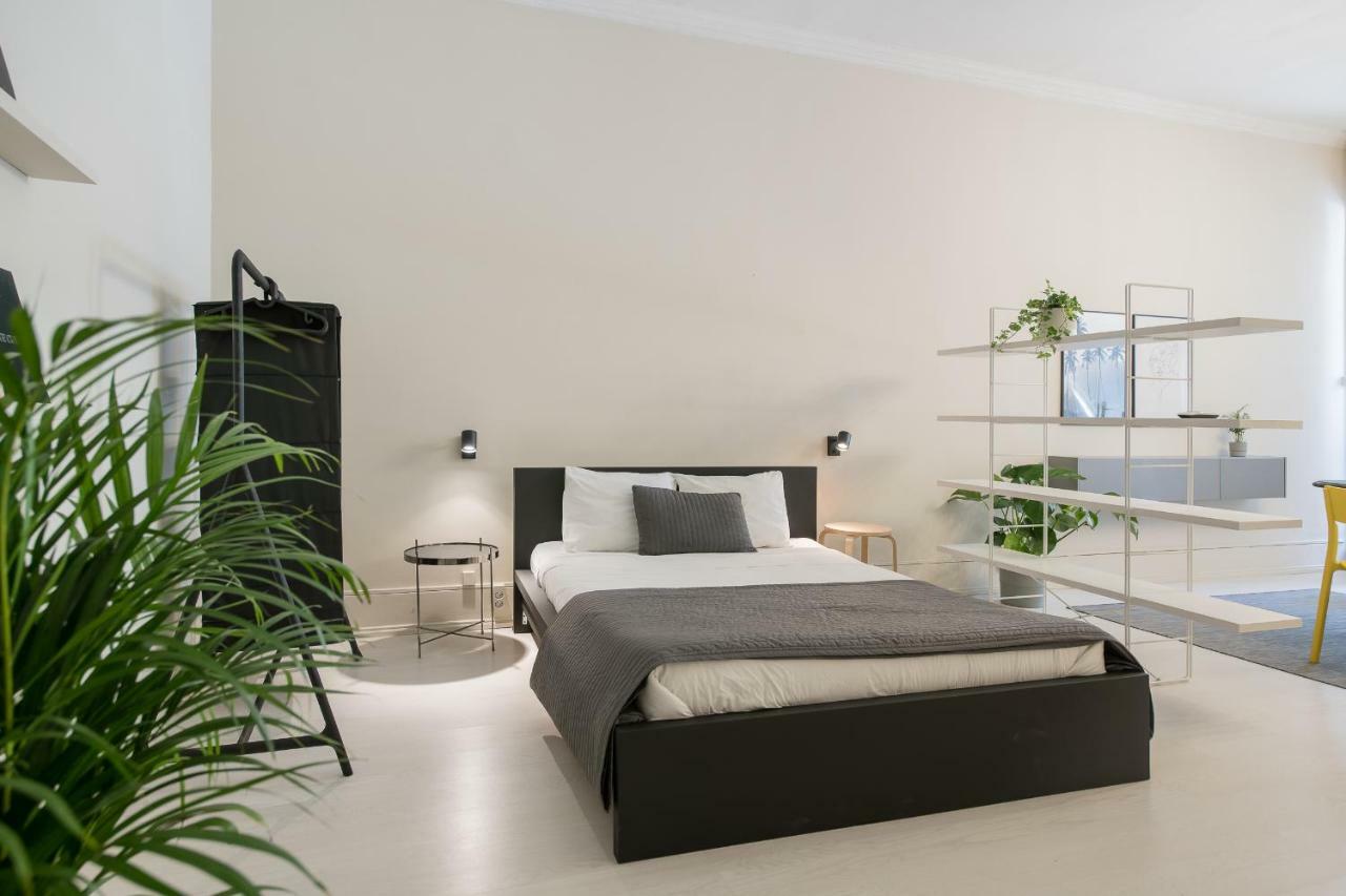 Baixa24 •P1L• Amplo Estudio Na Baixa Com Varanda Порту Экстерьер фото