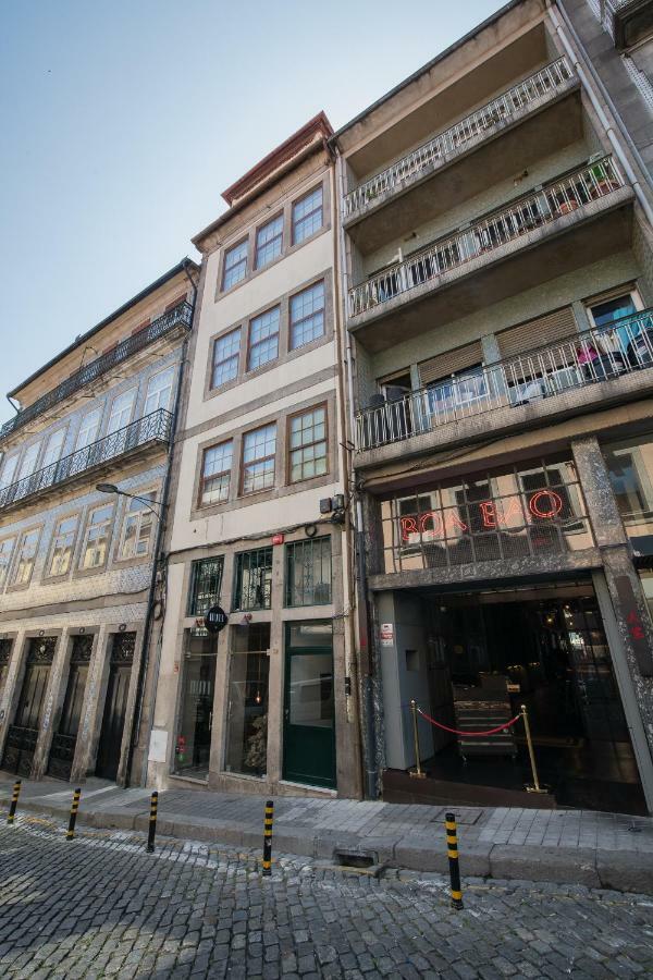 Baixa24 •P1L• Amplo Estudio Na Baixa Com Varanda Порту Экстерьер фото